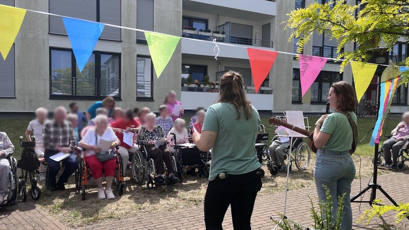 Dieses Bild zeigt den Chor des AWO Wilhelm-Lantermann-Haus im Einsatz.