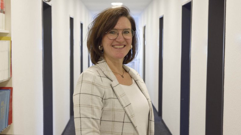 Das Foto zeigt ein Portrait von Kerstin Hartmann