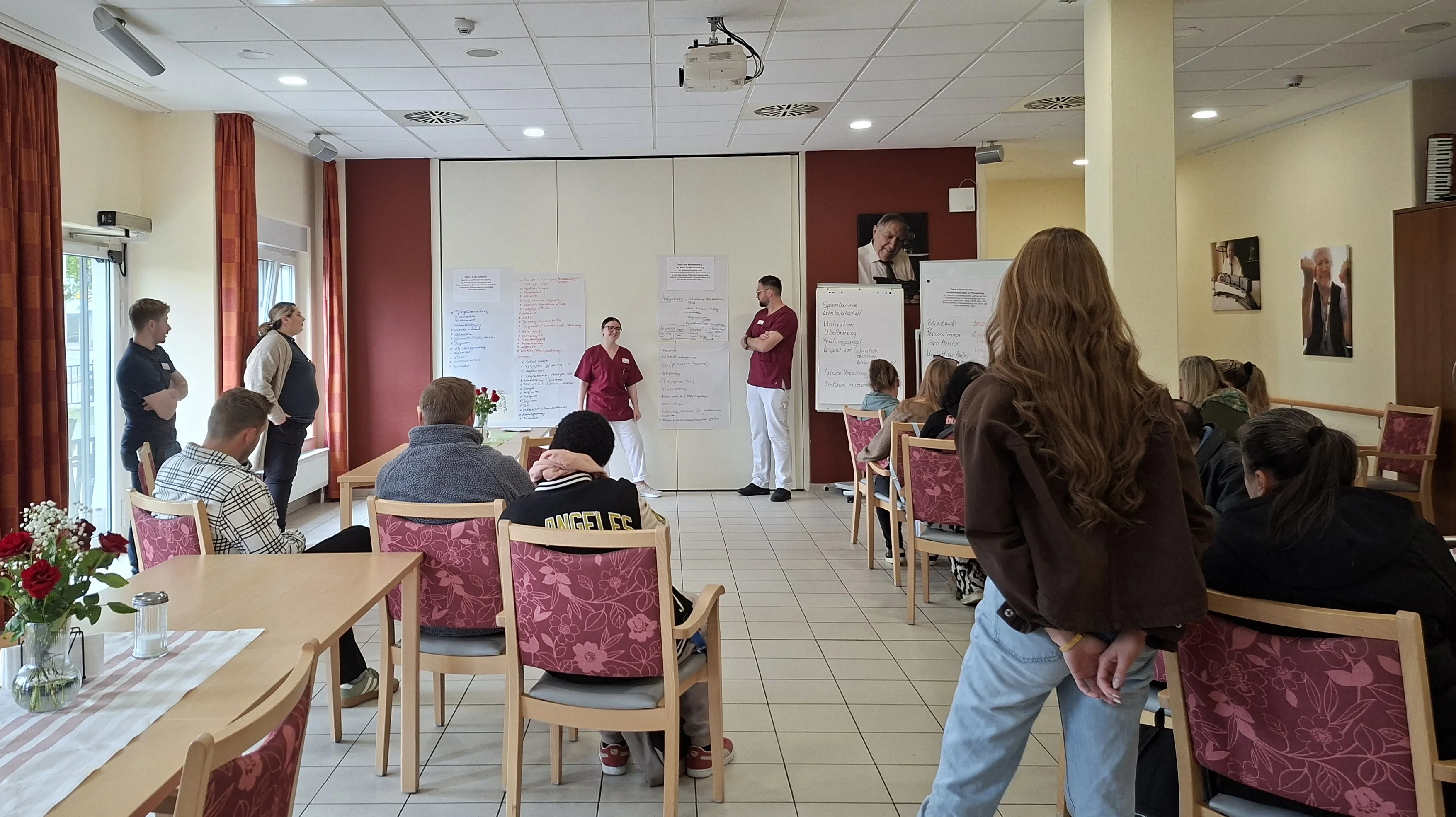 Auf diesem Bild sind die Teilnehmer*innen des Workshops zu sehen.