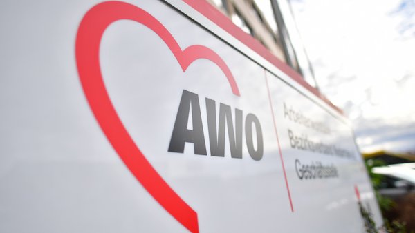 Das Foto zeigt die AWO Bezirksgeschäftsstelle in der Lützowstraße