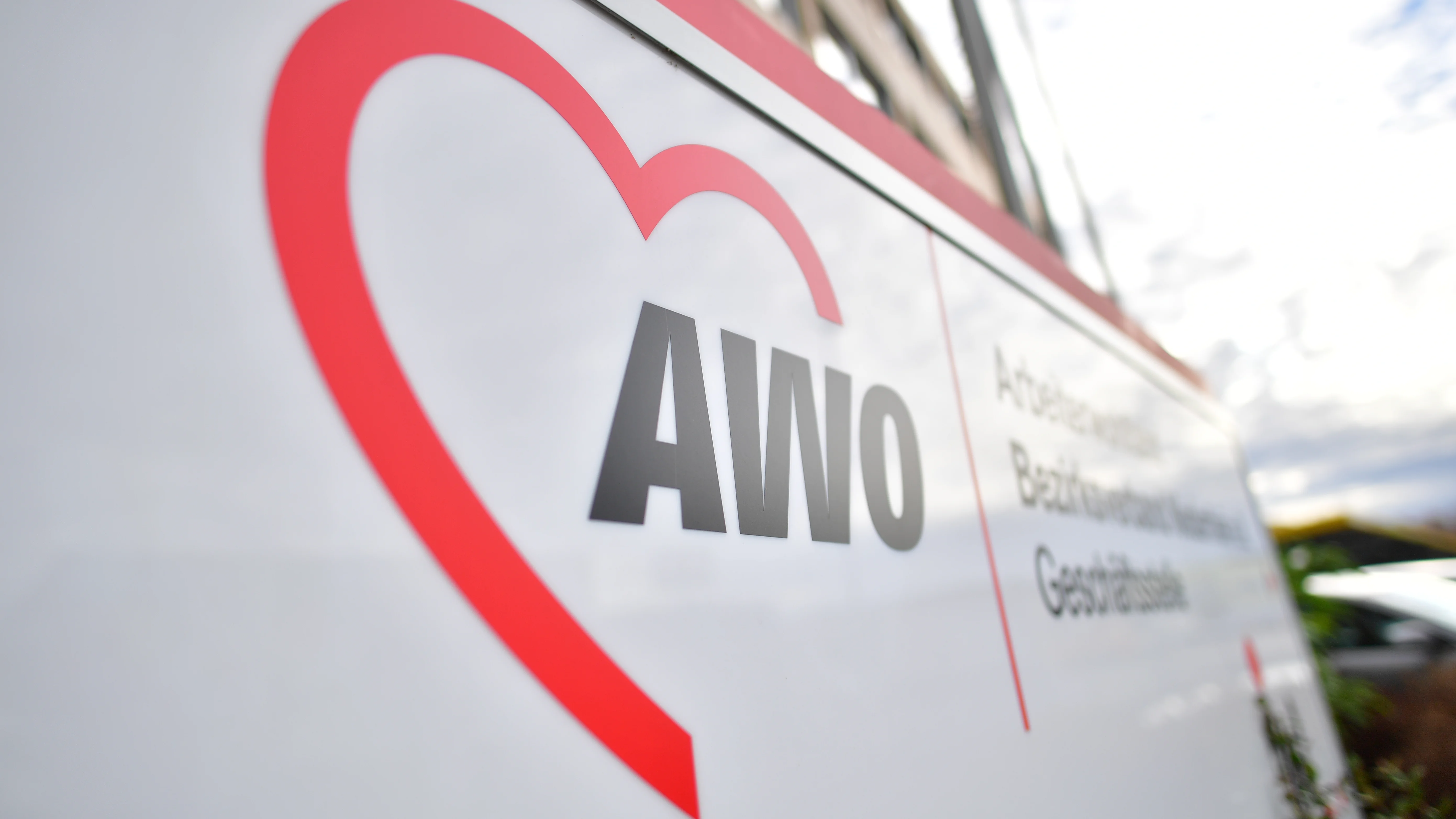 Das Foto zeigt die AWO Bezirksgeschäftsstelle in der Lützowstraße