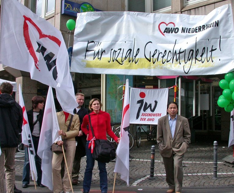 Die AWO Niederrhein demonstriert für soziale Gerechtigkeit