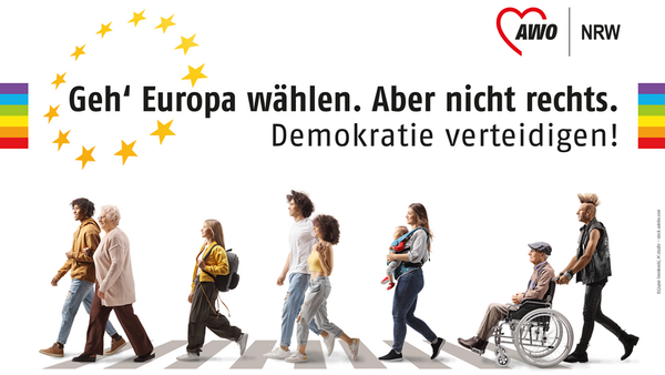 Das Foto zeigt Menschen, die nach links über einen Bürgersteig gehen. Dazu der Text: Geh' Europa wählen. Aber nicht rechts. Demokratie verteidigen