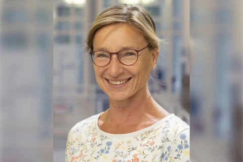 Das Foto zeigt ein Portrait von Dr. Nadja Heming