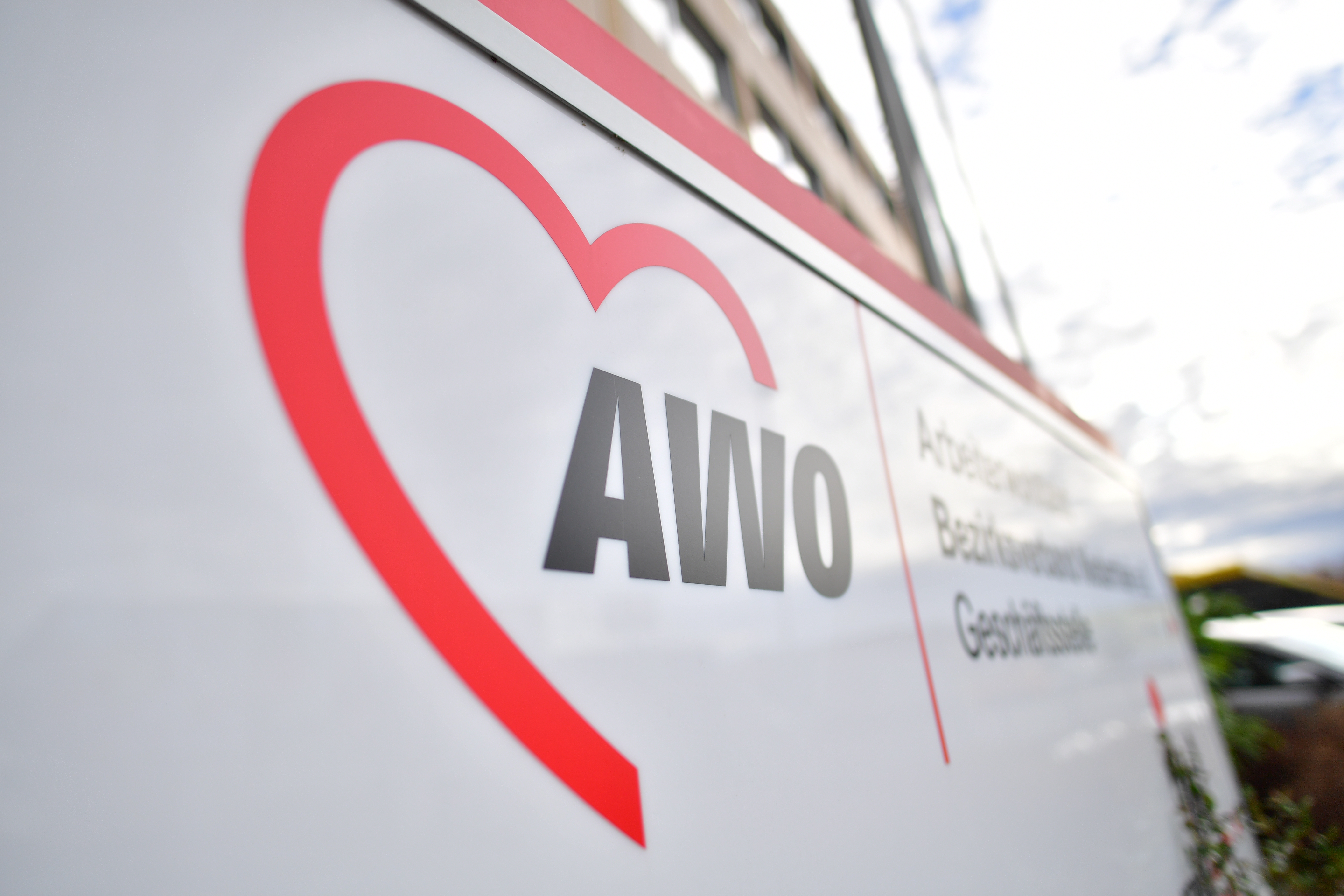 Das Foto zeigt die AWO Bezirksgeschäftsstelle in der Lützowstraße