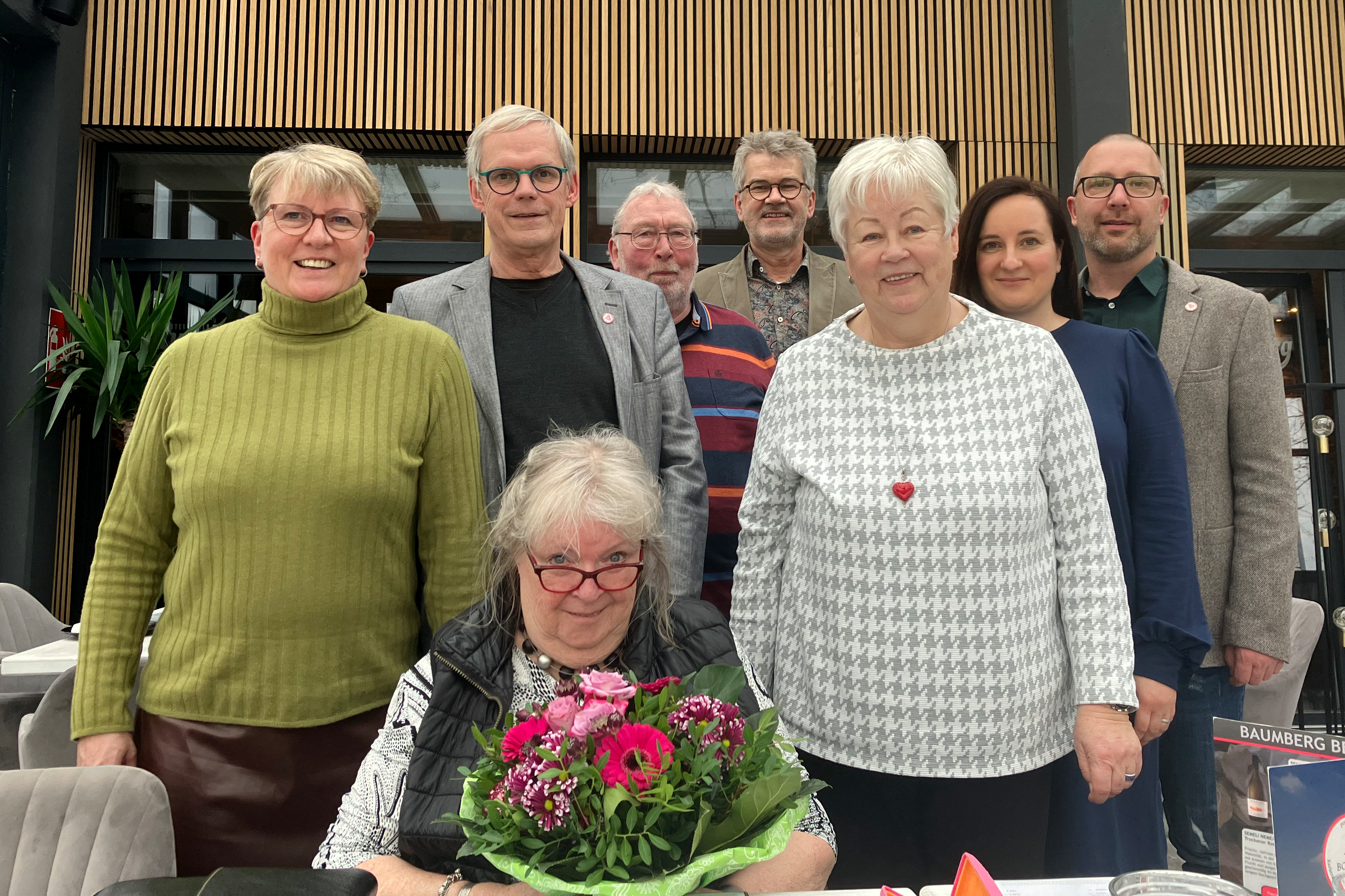 Das Foto zeigt die genannten Personen bei der Medaillenvergabe