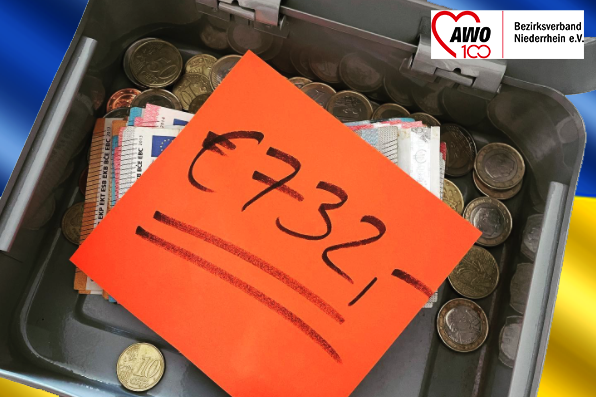 Das Foto zeigt eine Geldkassette mit einem Zettel auf dem €732 steht