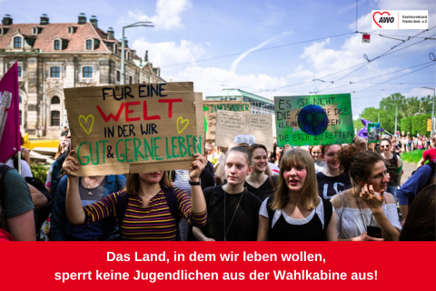Das Foto zeigt Jugendliche bei einer Demo